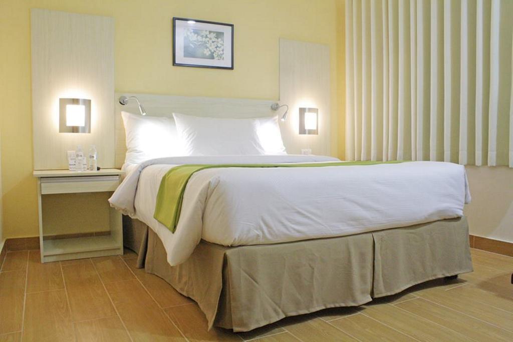 Hamersons Hotel Cebu Екстер'єр фото
