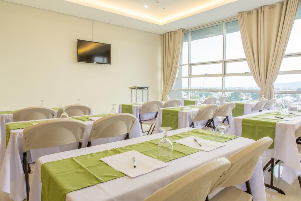 Hamersons Hotel Cebu Екстер'єр фото